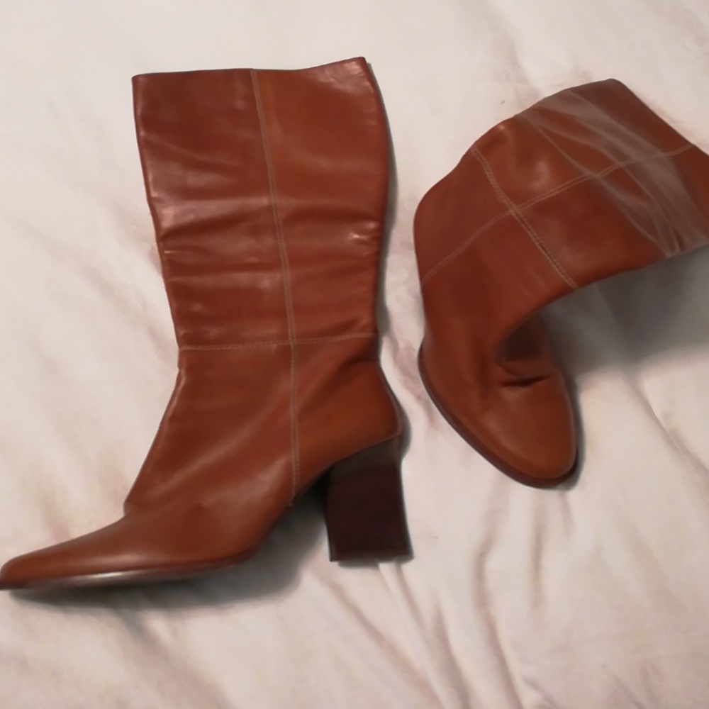 Camel boots